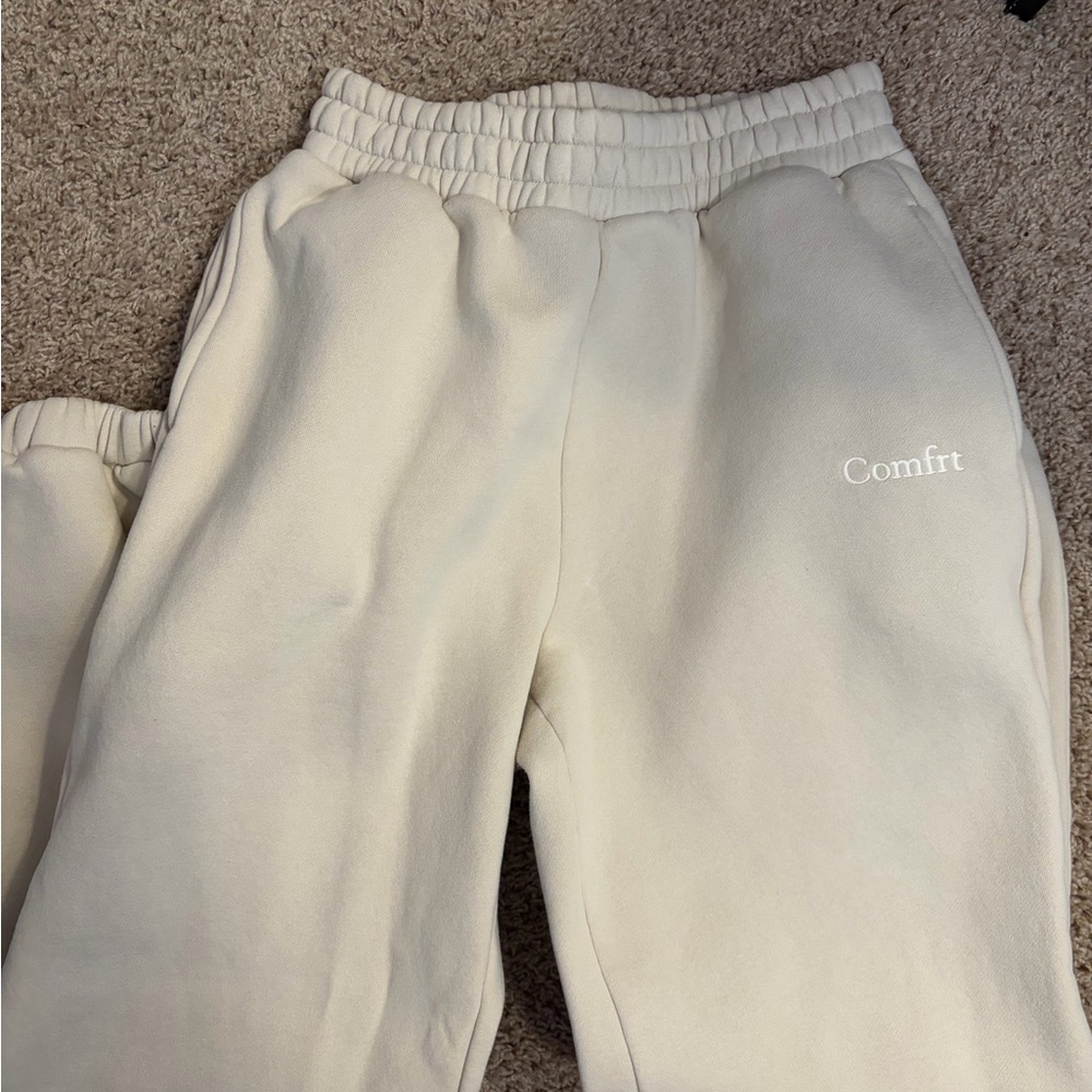 Comfrt Cream Sweatpants